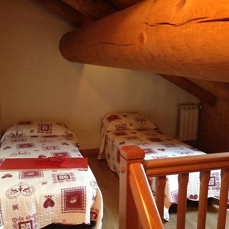 Maison Des Challant Challand Saint Victor Bagian luar foto