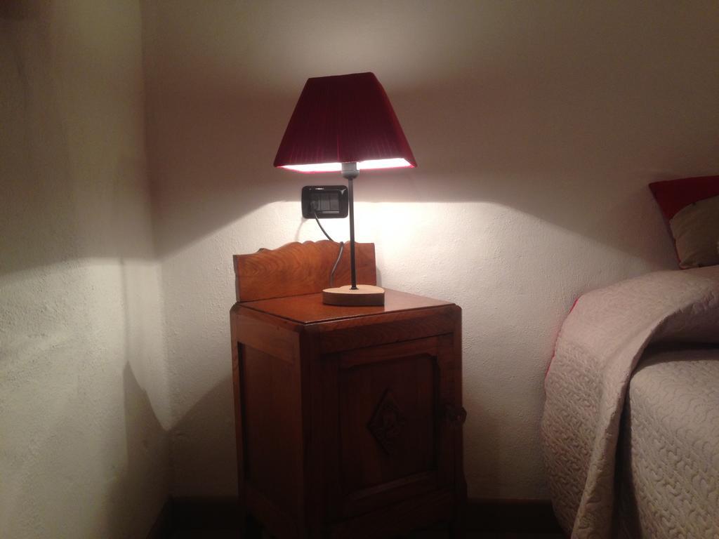 Maison Des Challant Challand Saint Victor Bagian luar foto