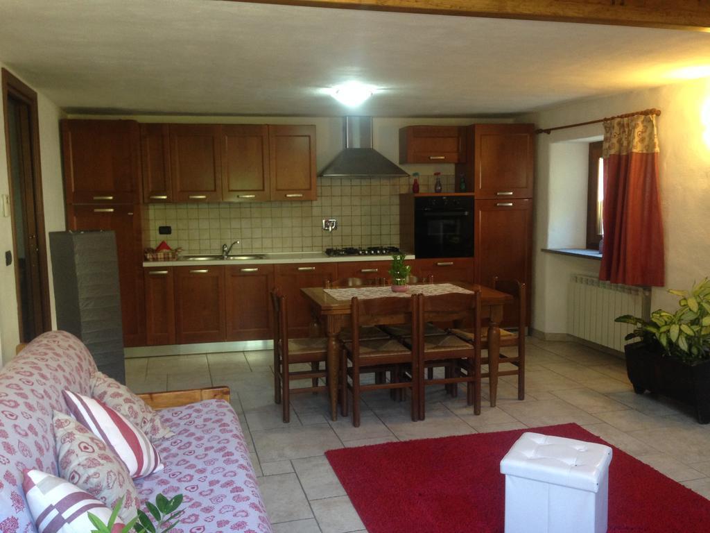 Maison Des Challant Challand Saint Victor Bagian luar foto