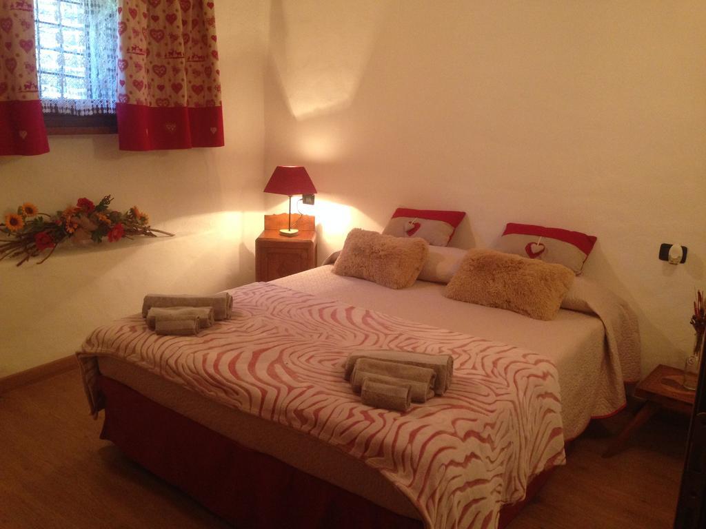 Maison Des Challant Challand Saint Victor Bagian luar foto