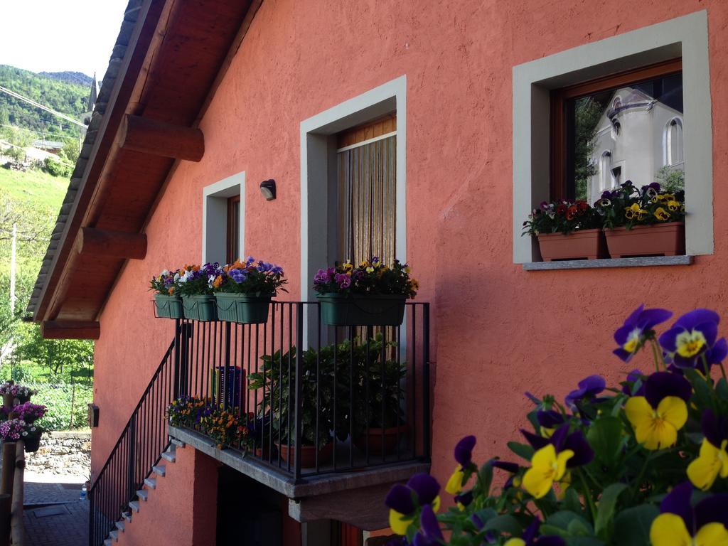Maison Des Challant Challand Saint Victor Bagian luar foto