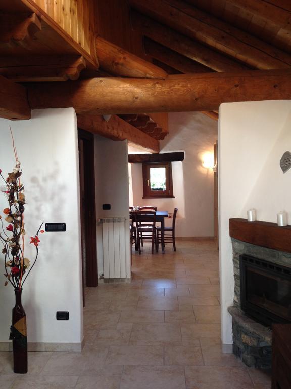 Maison Des Challant Challand Saint Victor Bagian luar foto